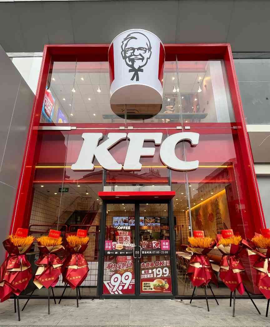 贵阳餐饮店桌椅选择指南：快餐桌椅、卡座沙···(图2)